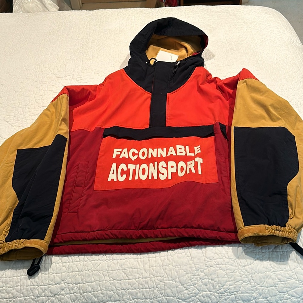 Facconable Ski/Action pullover